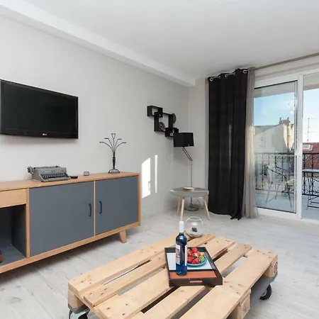Loft 3 Pieces Duplex 3 Etoiles Calme Centre Ville A 5 Mn Des Plages Et Palais